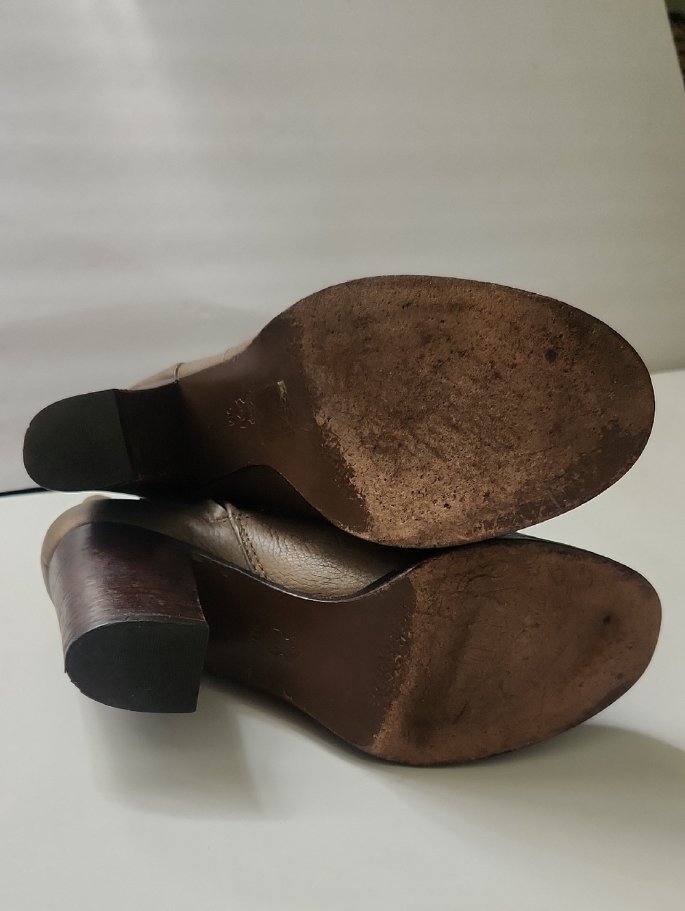 Tory Burch Junction Women's Porcini Tumbled Leather Ankle Booties Size 9 - Picture 13 of 16